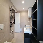 Apartment Adore - Modern