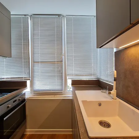 Adore - Modern * Tirana