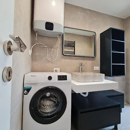 Adore - Modern Apartamento Tirana